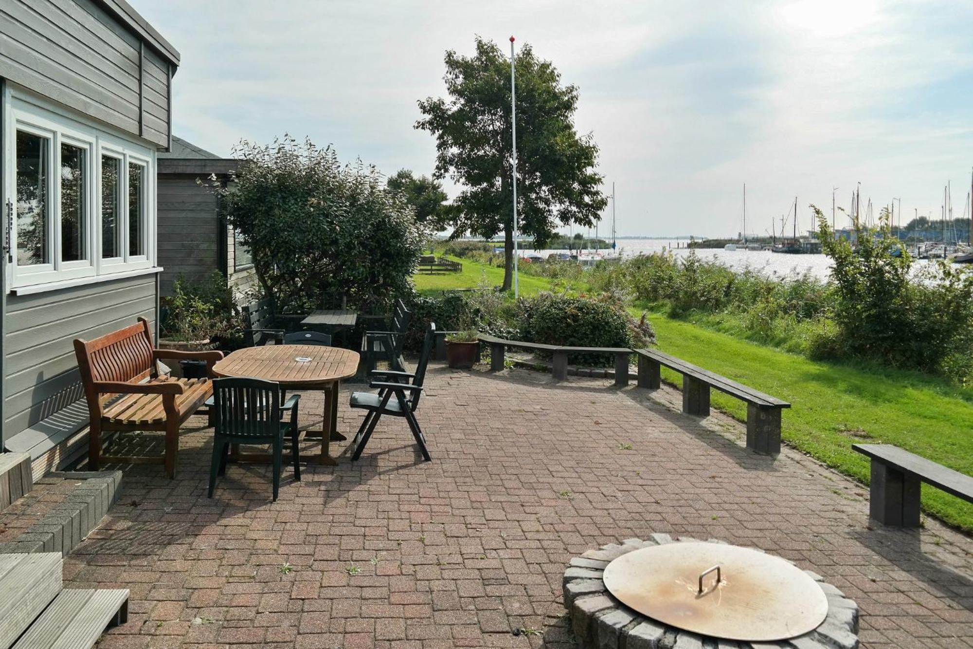8 Pers House 'Capitein Theis' With Seaside In Front Of The Lauwersmeer Anjum Extérieur photo