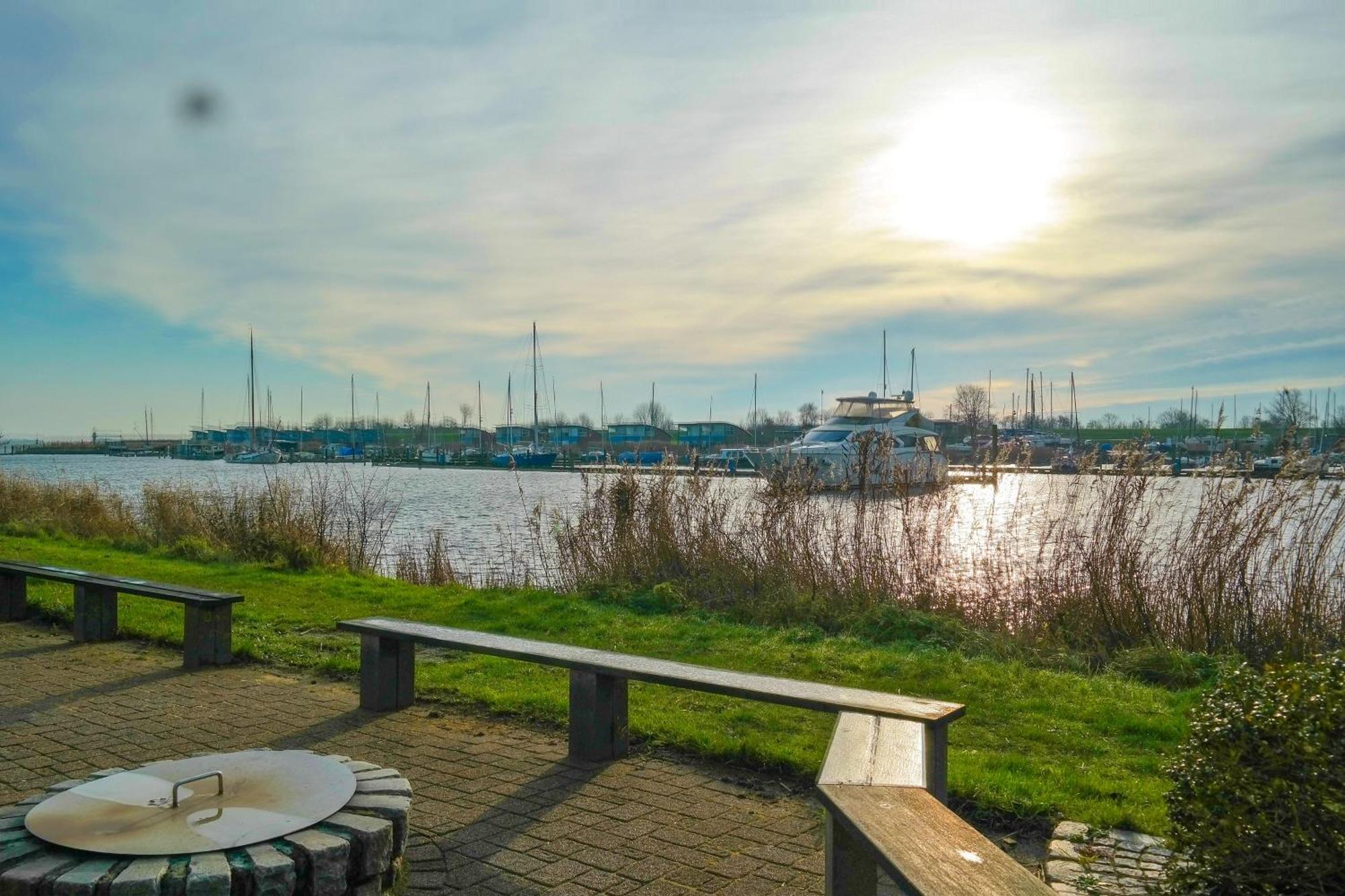 8 Pers House 'Capitein Theis' With Seaside In Front Of The Lauwersmeer Anjum Extérieur photo