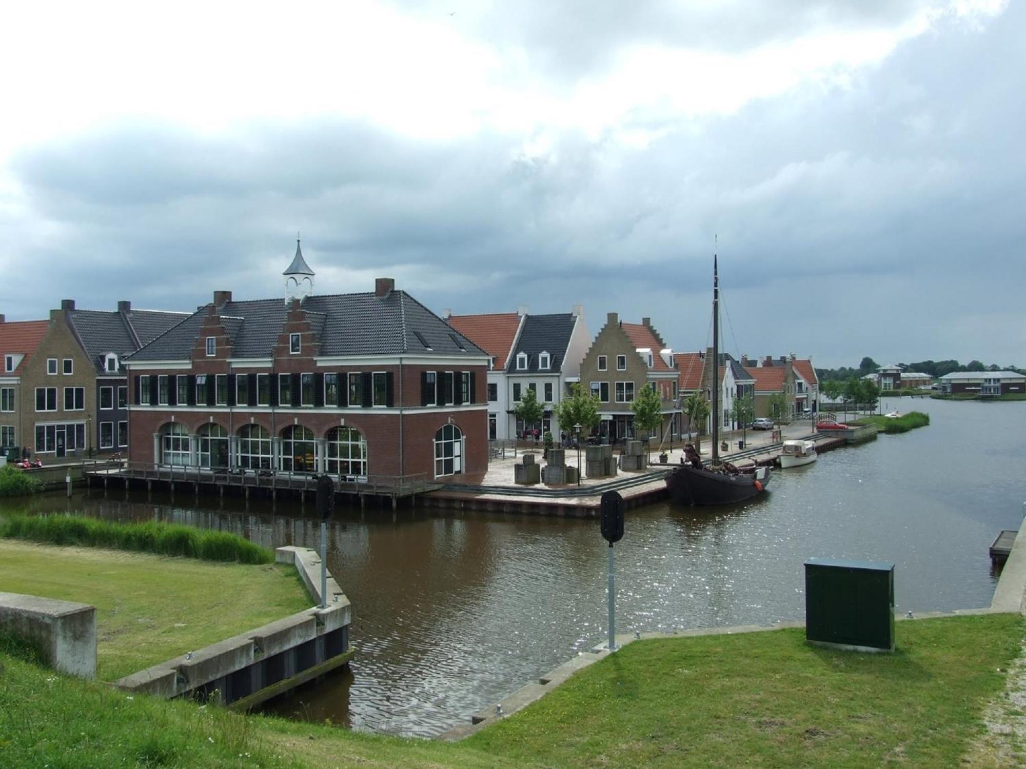 8 Pers House 'Capitein Theis' With Seaside In Front Of The Lauwersmeer Anjum Extérieur photo