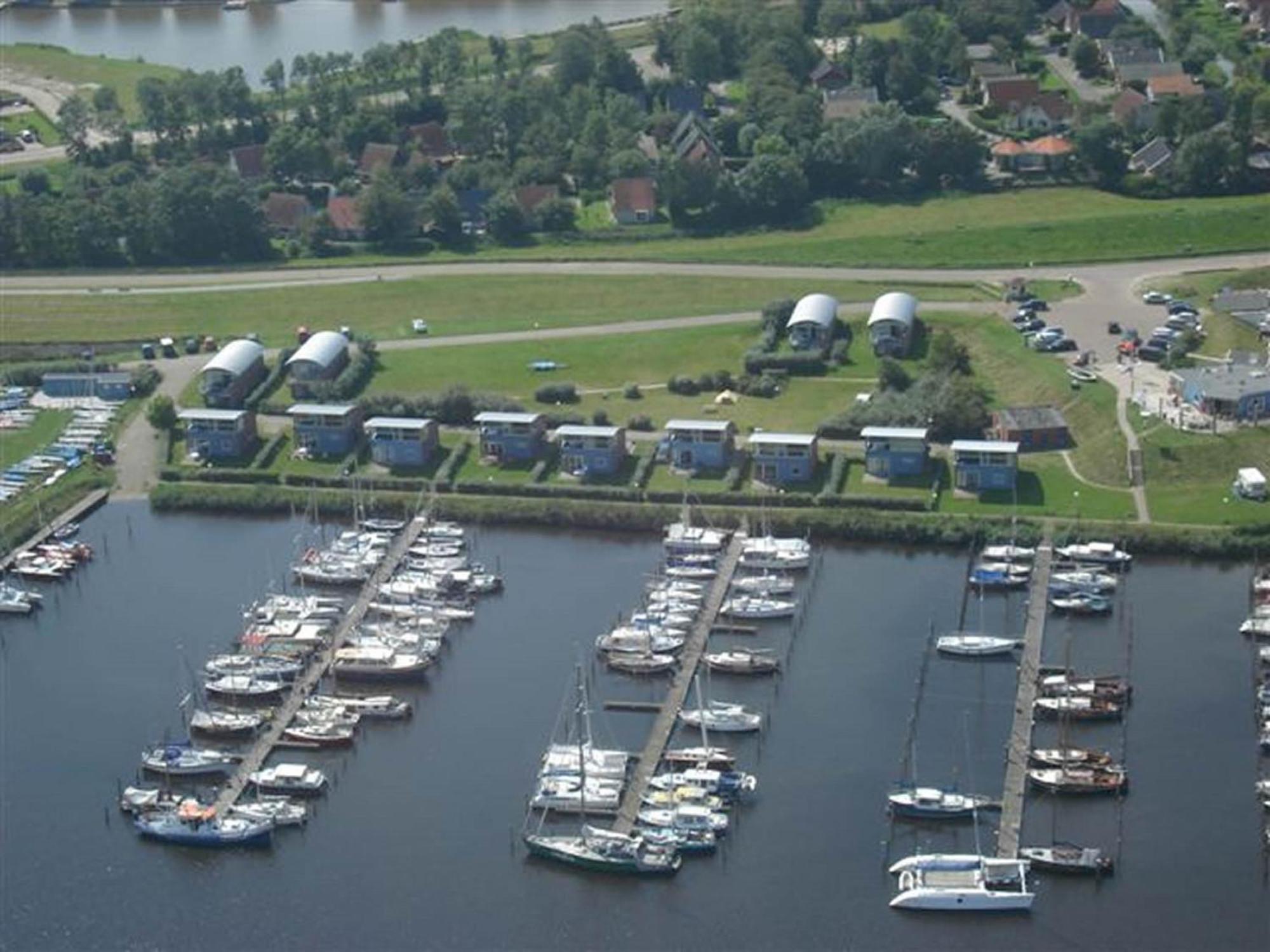 8 Pers House 'Capitein Theis' With Seaside In Front Of The Lauwersmeer Anjum Extérieur photo